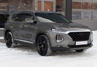 Подержанный автомобиль Hyundai Santa Fe 2018 года (3 фото)