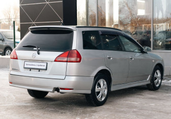 Подержанный автомобиль Nissan Wingroad 2002 года (5 фото)