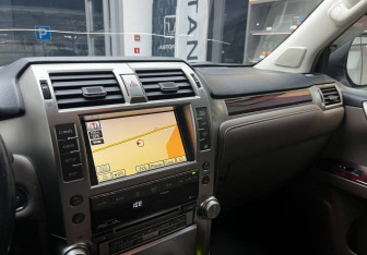 Подержанный автомобиль Lexus GX 2010 года (12 фото)