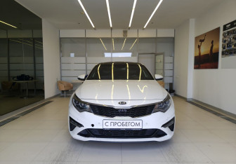 Подержанный автомобиль Kia Optima Sedan 2019 года (2 фото)