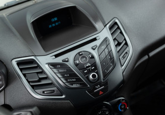 Подержанный автомобиль Ford Fiesta Sedan 2017 года (14 фото)