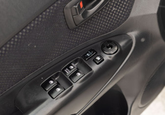 Подержанный автомобиль Hyundai Tucson 2008 года (16 фото)