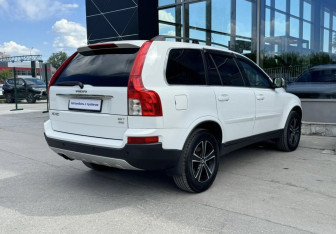 Подержанный автомобиль Volvo XC90 2007 года (5 фото)