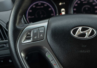 Подержанный автомобиль Hyundai ix35 2014 года (12 фото)