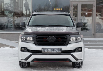 Подержанный автомобиль Toyota Land Cruiser Suv 2008 года (2 фото)