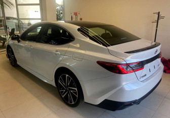 Новый Toyota Camry Sedan 2025 (5 фото)