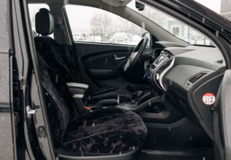 Подержанный автомобиль Hyundai ix35 2012 года (19 фото)