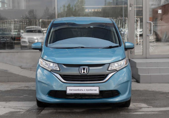 Подержанный автомобиль Honda Freed 2017 года (2 фото)