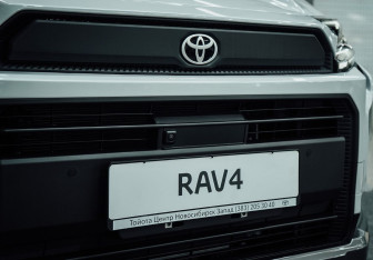 Новый Toyota RAV4 2025 (9 фото)