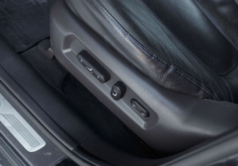 Подержанный автомобиль Hyundai Santa Fe 2011 года (17 фото)