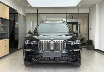 Подержанный автомобиль BMW X7 2019 года (2 фото)