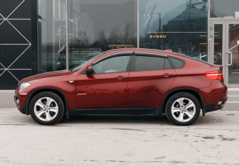 Подержанный автомобиль BMW X6 2011 года (8 фото)