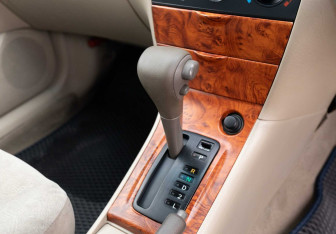 Подержанный автомобиль Toyota Corolla Sedan 2001 года (16 фото)