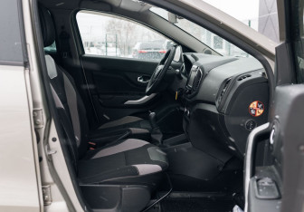 Подержанный автомобиль LADA (ВАЗ) XRAY 2016 года (19 фото)