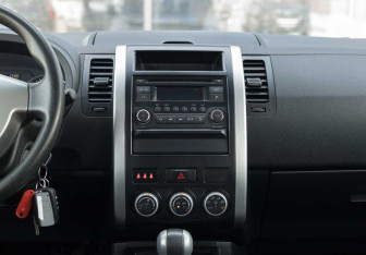 Подержанный автомобиль Nissan X-Trail 2014 года (14 фото)