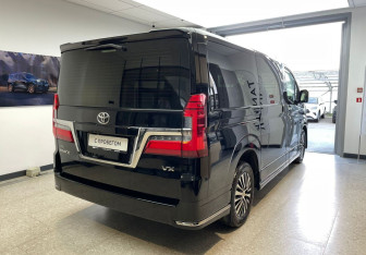 Подержанный автомобиль Toyota HiAce 2019 года (4 фото)