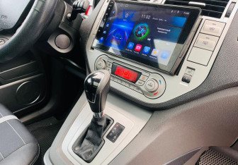 Подержанный автомобиль Ford Kuga 2010 года (13 фото)