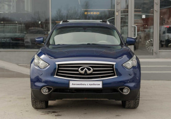 Подержанный автомобиль Infiniti FX 2012 года (2 фото)