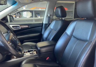 Подержанный автомобиль Nissan Pathfinder 2014 года (14 фото)