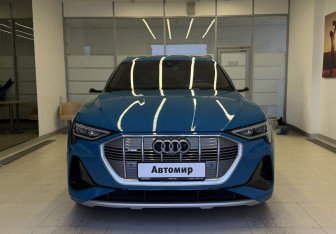 Подержанный автомобиль Audi e-tron 2020 года (2 фото)