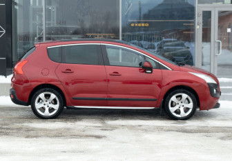 Подержанный автомобиль Peugeot 3008 2012 года (4 фото)