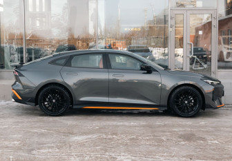 Новый Changan UNI-V 2025 (4 фото)