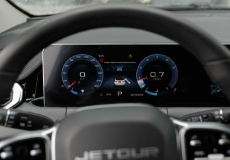 Подержанный автомобиль Jetour X50 2024 года (13 фото)