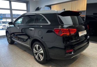 Подержанный автомобиль Kia Sorento 2018 года (6 фото)