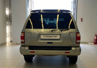 Подержанный автомобиль Nissan Pathfinder 2001 года (5 фото)