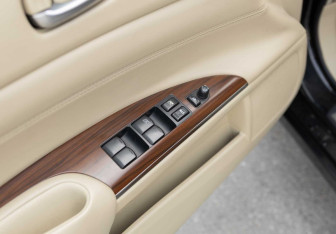 Подержанный автомобиль Nissan Teana 2012 года (17 фото)