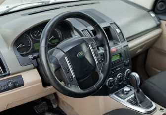 Подержанный автомобиль Land Rover Freelander 2009 года (11 фото)