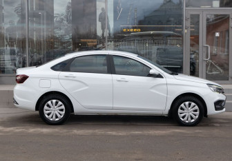 Подержанный автомобиль LADA (ВАЗ) Vesta Sedan 2023 года (4 фото)