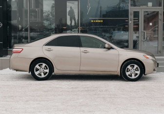Подержанный автомобиль Toyota Camry Sedan 2008 года (4 фото)