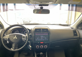 Подержанный автомобиль Mitsubishi ASX 2012 года (8 фото)