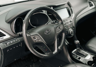 Подержанный автомобиль Hyundai Santa Fe 2016 года (11 фото)