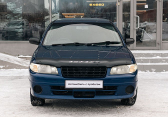 Подержанный автомобиль Nissan Expert 1999 года (2 фото)