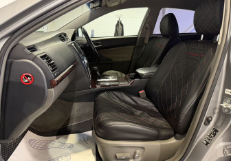 Подержанный автомобиль Toyota Mark X 2010 года (9 фото)