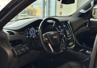 Подержанный автомобиль Cadillac Escalade Suv 2019 года (9 фото)