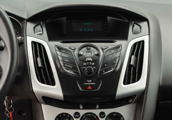 Подержанный автомобиль Ford Focus Hatchback 2012 года (14 фото)