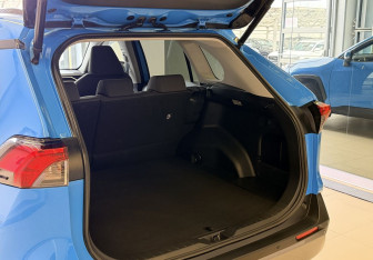Подержанный автомобиль Toyota RAV4 2021 года (7 фото)