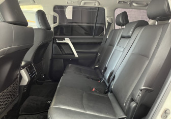 Подержанный автомобиль Toyota Land Cruiser Prado 2021 года (15 фото)