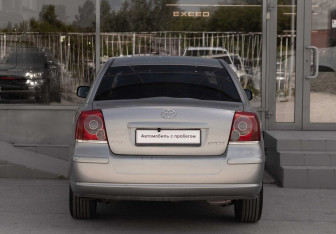 Подержанный автомобиль Toyota Avensis Sedan 2007 года (6 фото)