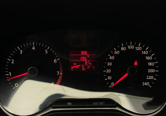 Подержанный автомобиль Volkswagen Polo Sedan 2013 года (8 фото)