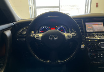 Подержанный автомобиль Infiniti FX 2010 года (13 фото)