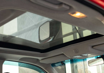 Подержанный автомобиль Nissan X-Trail 2010 года (17 фото)