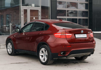 Подержанный автомобиль BMW X6 2011 года (7 фото)