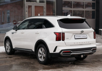 Подержанный автомобиль Kia Sorento 2021 года (7 фото)