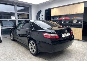 Подержанный автомобиль Toyota Camry Sedan 2011 года (7 фото)