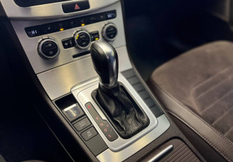 Подержанный автомобиль Volkswagen Passat Wagon 2013 года (10 фото)