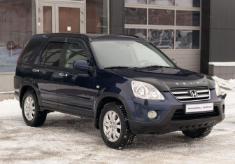 Подержанный автомобиль Honda CR-V 2006 года (3 фото)